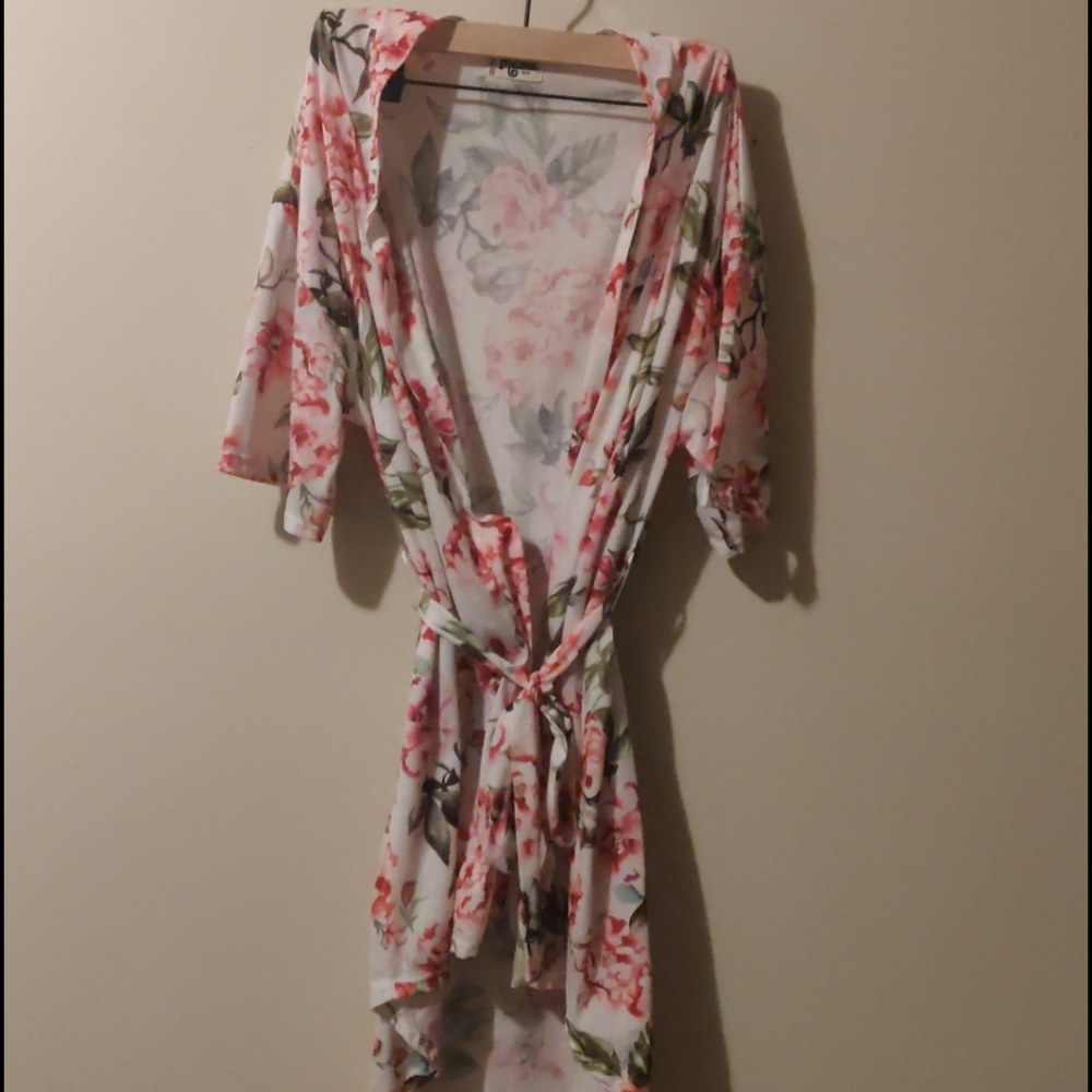 Show me your Mumu floral robe 👰